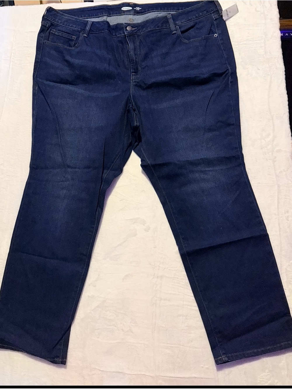 Woman’s Old Navy power slim straight jeans 24